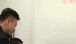 吃瓜群众翻护栏,揭秘网络围观背后的社会现象