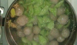 向禄肉丸吃瓜,吃瓜群众的美食盛宴