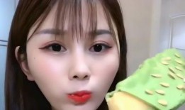 芭比直播吃哈密瓜,甜蜜哈密瓜盛宴