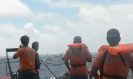 渔民吃瓜现场视频,欢乐渔村生活瞬间