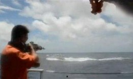 渔民吃瓜现场视频,欢乐渔村生活瞬间