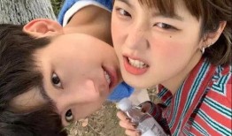 小玲吃瓜超甜视频,揭秘甜蜜背后的秘密