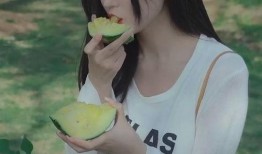 吃瓜的美女图片,探寻美女与吃瓜的奇妙邂逅
