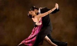 吃瓜男女跳舞图片,吃瓜男女共谱欢乐舞曲