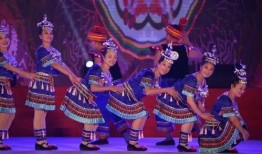 吃瓜男女跳舞图片,吃瓜男女共谱欢乐舞曲