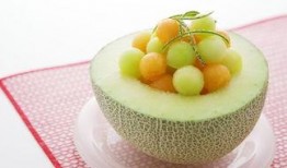 芭比直播吃哈密瓜,甜蜜哈密瓜盛宴