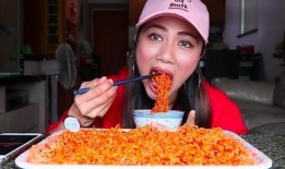 戴小姐吃瓜,一场甜蜜的吃瓜盛宴